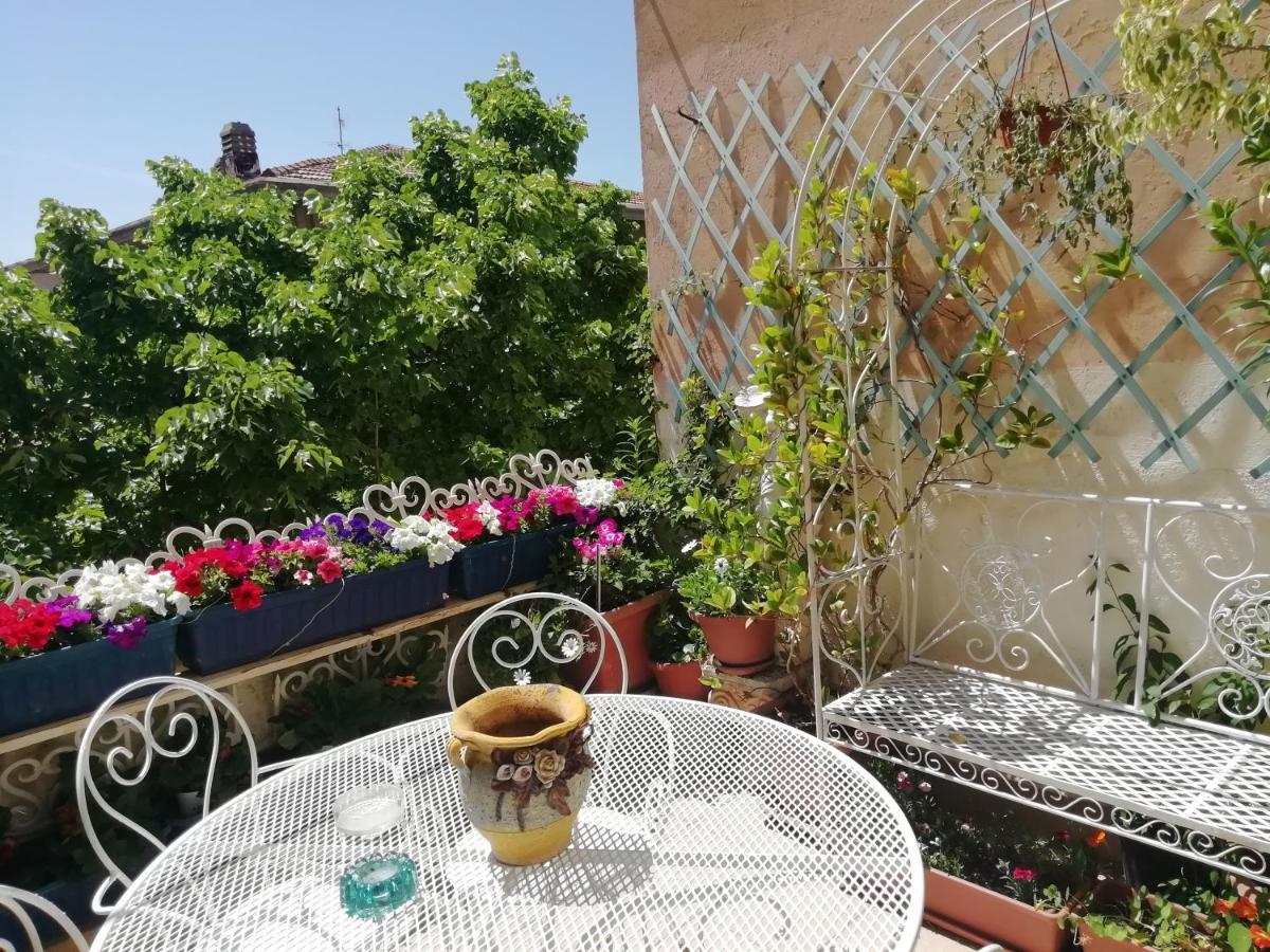 Tanina B & B Sassari Buitenkant foto
